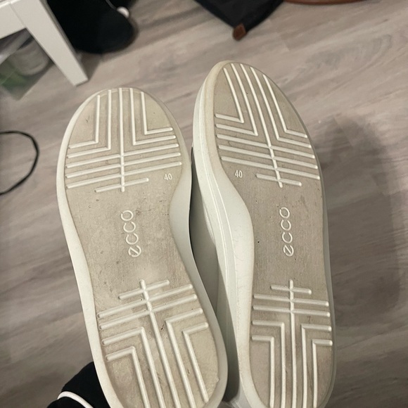 Like New Ecco Sneakers - Picture 4 of 4